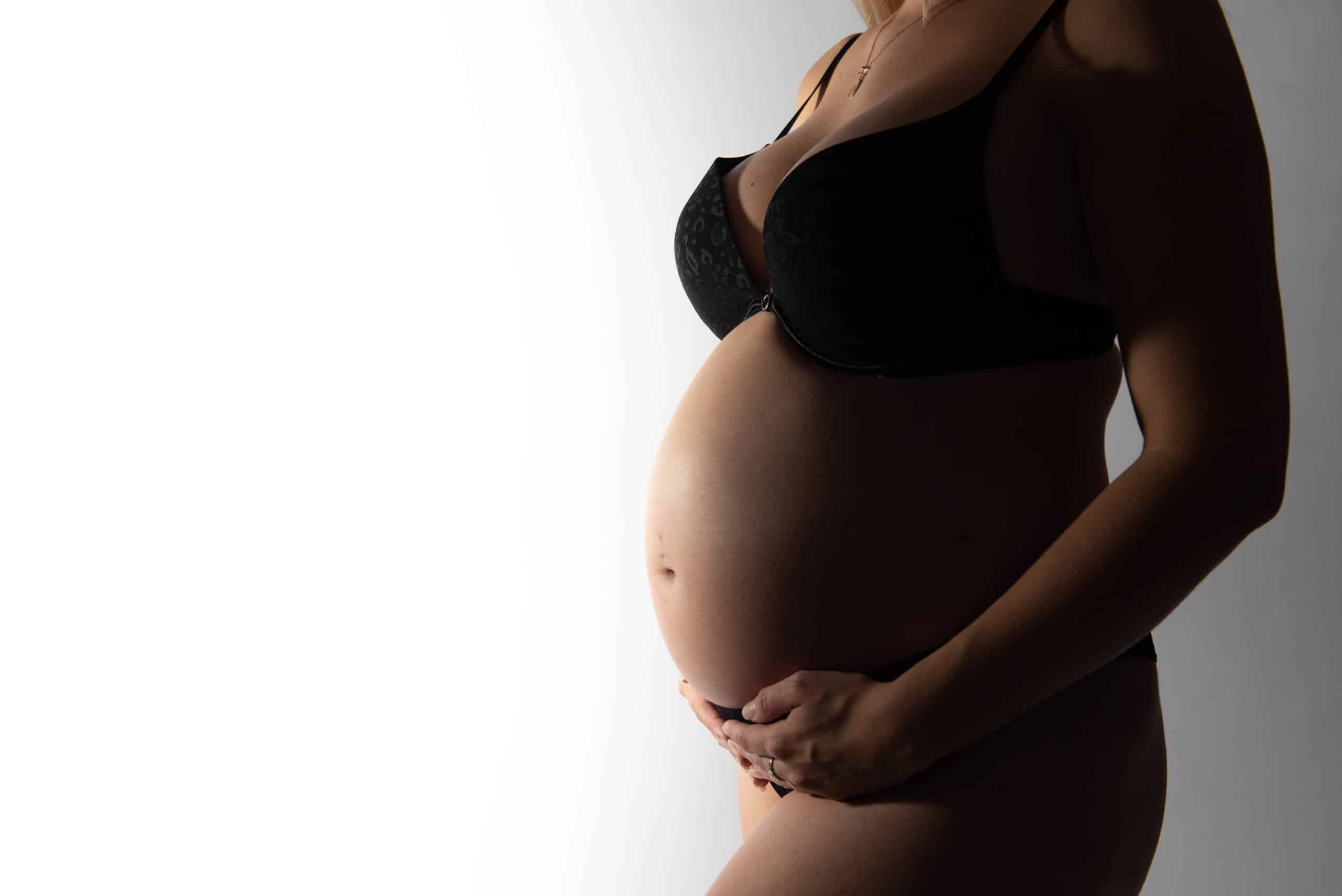 Arnaud M photographe professionnel photo de GROSSESSE MEAUX 1001 scaled