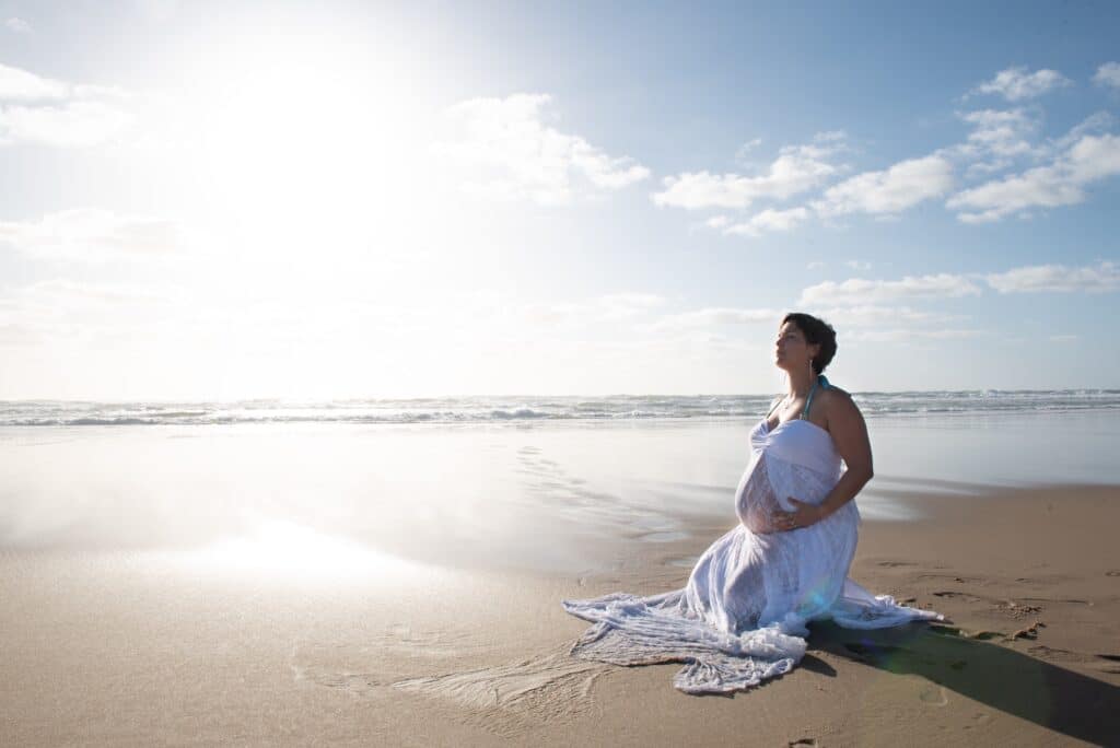 Séance photo grossesse sur une plage des Landes avec Laëtitia par Arnaud M Photographe